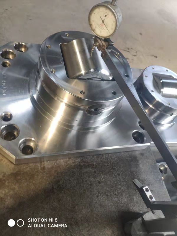 復合滾輪軸承—combined bearing， 又稱組合滾輪軸承